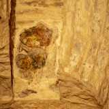 Oggi l�unico frammento che vi rimane raffigura due pellegrini che pregano rivolti verso l�altare, facilmente riconoscibili come tali non solo dal loro vestiario, ma soprattutto dal bordone distinguibile tra le due figure